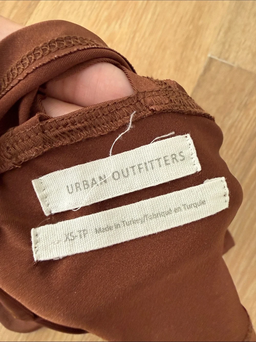 Urban Outfitters Brown V-Neck Crop Tank - Picture 4 of 4